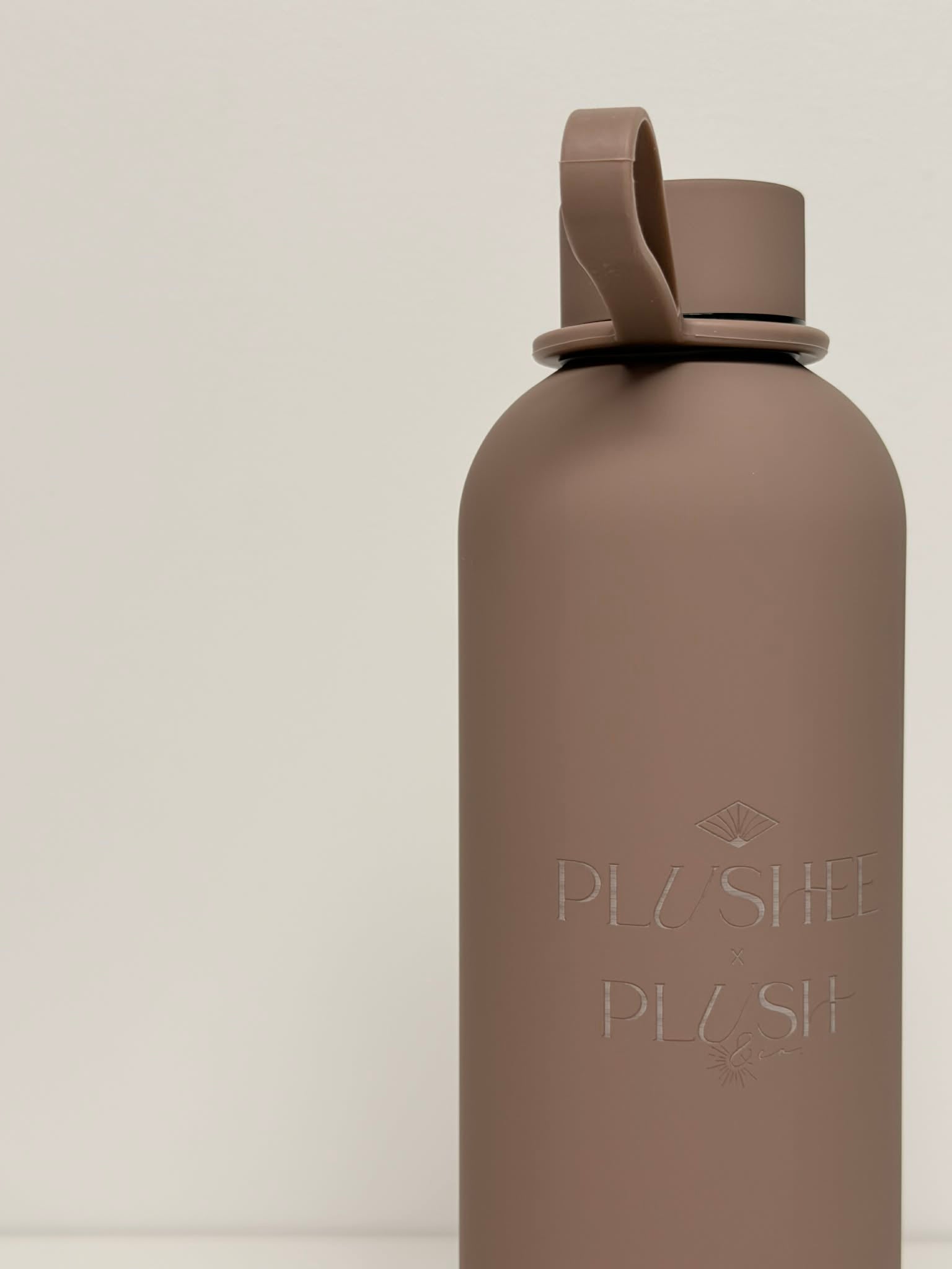 Bouteille d'eau Plushee™