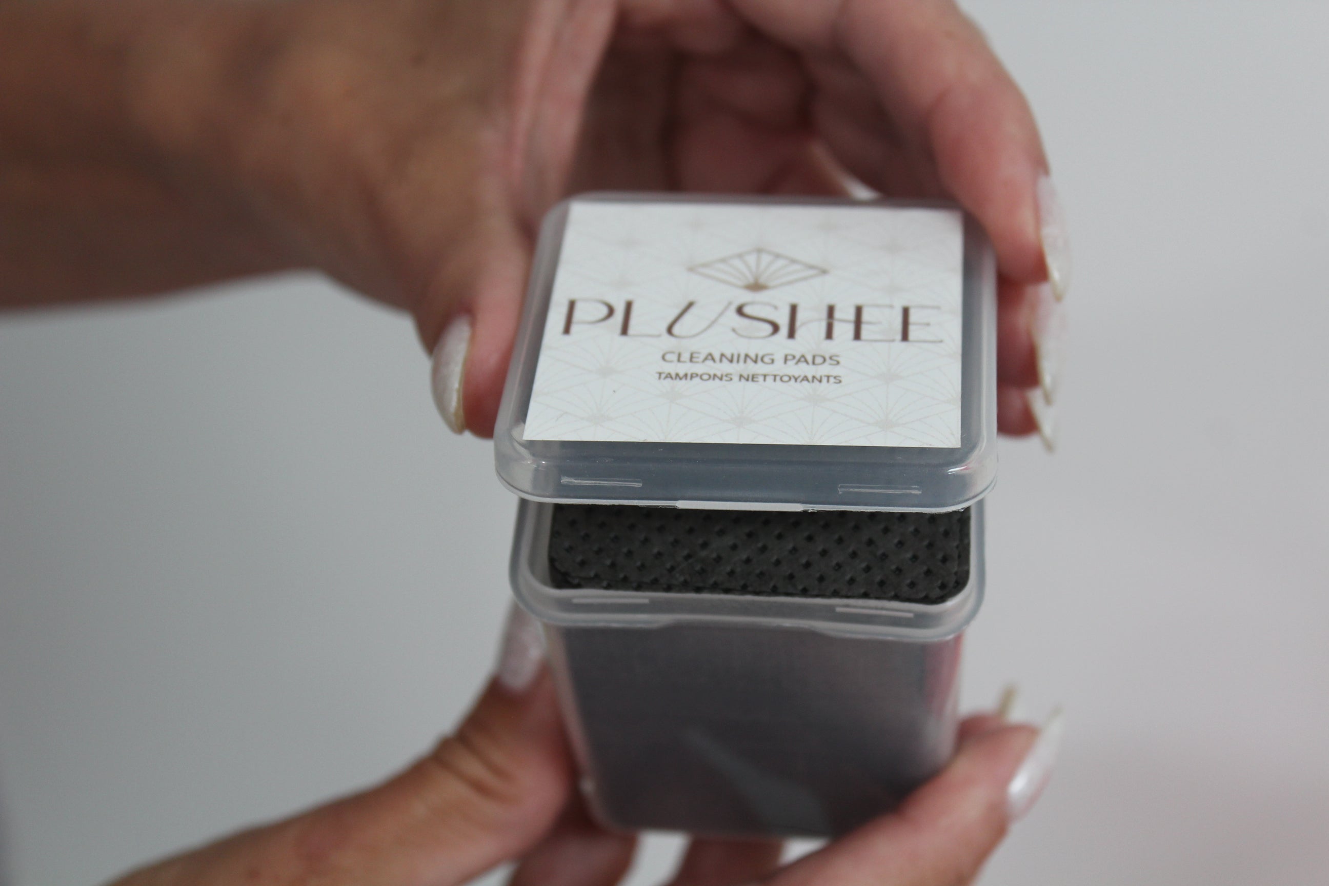 TWEEZER CLEANER