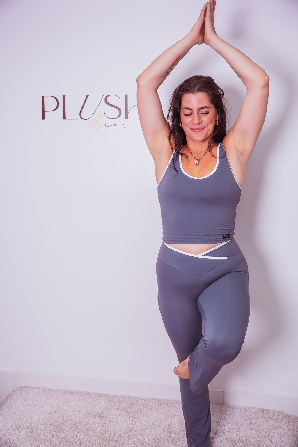 TRENDY SILOUHETTE - Cami