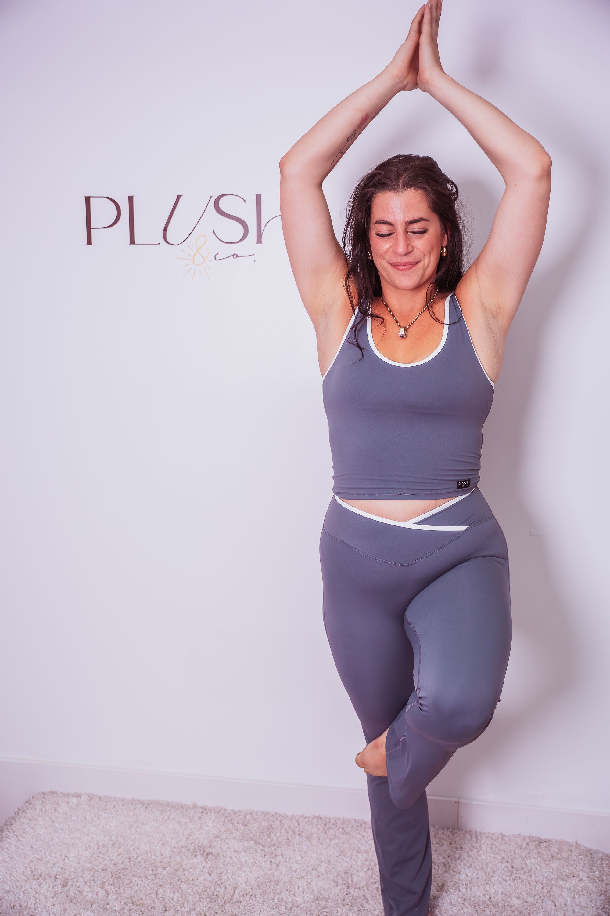 TRENDY SILOUHETTE - Cami